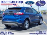Used 2023 Ford Edge SEL w/ Convenience Package image 2