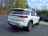 New 2025 Nissan Pathfinder SL image 5