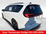 New 2025 Chrysler Pacifica Limited w/ Uconnect Theater Family Group image 5