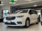 New 2025 Chrysler Pacifica Select image 2