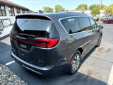 Used 2021 Chrysler Pacifica Touring-L image 3