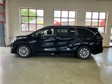 Used 2023 Toyota Sienna XLE image 4