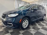 Used 2023 Chrysler Pacifica Touring-L image 2