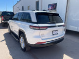 Used 2023 Jeep Grand Cherokee Laredo image 3