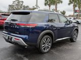 New 2025 Nissan Pathfinder Platinum image 4