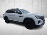 New 2025 Volkswagen Atlas Peak Edition SE image 3