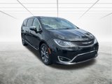 Used 2018 Chrysler Pacifica Limited w/ Tire & Wheel Group image 2