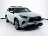 Used 2023 Toyota Highlander Limited image 3