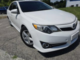 Used 2014 Toyota Camry SE image 2