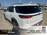 New 2025 Nissan Pathfinder SL image 3