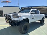 Used 2022 Toyota Tacoma TRD Sport image 2