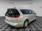 Used 2024 Chrysler Pacifica Touring-L image 5