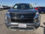 Used 2023 Mitsubishi Outlander SE image 2