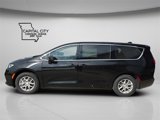 New 2025 Chrysler Pacifica Select image 4