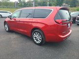 New 2026 Chrysler Pacifica Select image 3