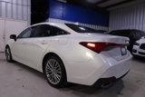 Used 2022 Toyota Avalon Limited image 3