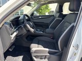 New 2025 Volkswagen Atlas Peak Edition SE image 4