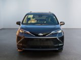 Used 2025 Toyota Sienna LE image 3