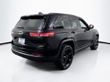 Used 2023 Jeep Grand Cherokee Altitude image 5