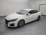 Used 2023 Nissan Altima 2.5 SV image 2