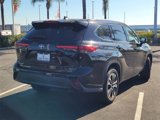 Used 2021 Toyota Highlander XLE image 5