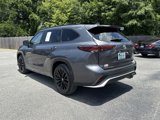 Used 2024 Toyota Highlander XSE image 3