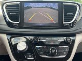 Used 2021 Chrysler Pacifica Touring-L image 4