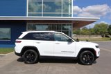 Used 2023 Jeep Grand Cherokee Limited w/ Black Appearance Package image 2