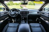 Used 2021 Volkswagen Atlas Cross Sport SE image 2
