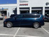 New 2025 Chrysler Pacifica Select image 4