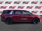Used 2025 Kia Carnival image 2