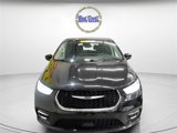 Used 2023 Chrysler Pacifica Touring-L image 2