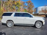 Used 2025 Chevrolet Suburban Premier image 2