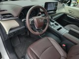 Used 2024 Toyota Sienna Platinum image 4