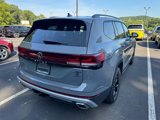 New 2025 Volkswagen Atlas Peak Edition SE image 3