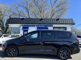 Used 2020 Chrysler Pacifica Touring-L Plus image 3