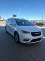 Used 2022 Chrysler Pacifica Touring image 2