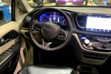 Certified 2023 Chrysler Pacifica Touring-L image 5