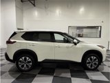 Used 2023 Nissan Rogue SV image 4