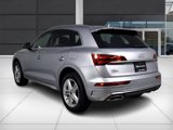 Used 2024 Audi Q5 e Premium w/ Convenience Package image 5