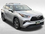 Used 2022 Toyota Highlander XLE image 3