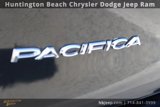 Used 2023 Chrysler Pacifica Touring-L image 6
