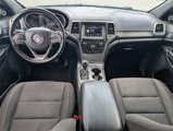 Used 2021 Jeep Grand Cherokee Laredo image 2