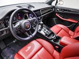 Certified 2025 Porsche Macan image 4