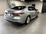 Used 2018 Toyota Camry XLE image 2