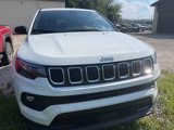 Used 2024 Jeep Compass Latitude image 2