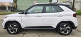 Used 2022 Hyundai Venue Limited image 2
