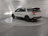 Used 2025 Kia Carnival EX image 4