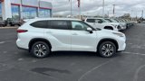Certified 2022 Toyota Highlander XLE image 2