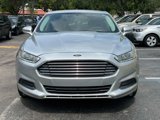 Used 2016 Ford Fusion SE image 3